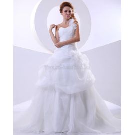 Vestido de novia de organza romántico hasta el suelo con un hombro