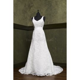 Vestido de novia sencillo con escote en V y cintura natural hasta el suelo