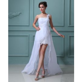 Vestido de novia romántico ajustado con un hombro y pedrería