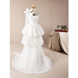 Vestidos de novia de un hombro en capas modernas Tul blanco
