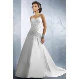 vestido de novia modesto sin mangas con pliegues hasta el suelo