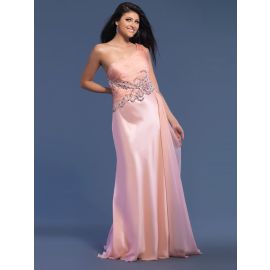 Elegantes vestidos largos de graduación de un hombro rosa.