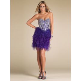 Exclusivos vestidos de coctel bordados cortos lila con pluma