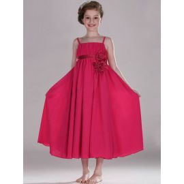 Vestidos sencillos de niña de las flores rosa con tirantes.