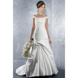 Vestido de novia de tafetán con hombros descubiertos y largo hasta el suelo con corpiño plisado