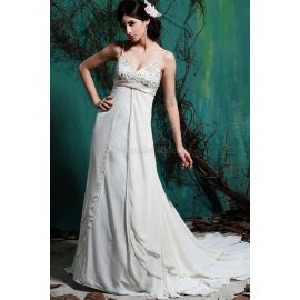 Vestido de novia informal elegante con abertura frontal estilo playa