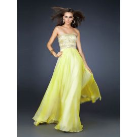 Elegante vestido de noche de gasa bordada sin tirantes amarillo largo