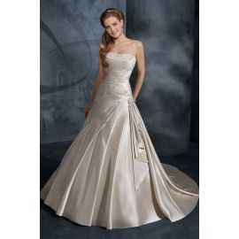 Vestido de novia largo hasta el suelo con drapeado lateral clásico y cuerpo plisado