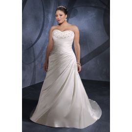 Un vestido de novia formal de corte atemporal de escote corazón