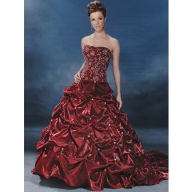 Vestido de novia bordado de lujo rojo con cola